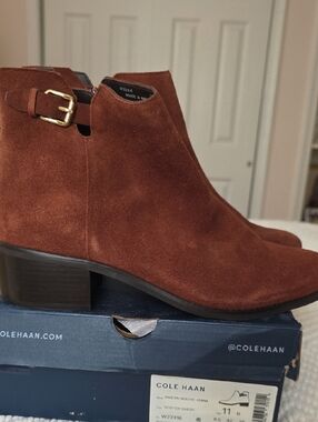NEW Cole Haan Size 11 Brown Suede Ankle Booties w/ Gold Buckle